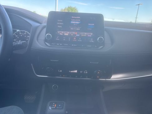 Used 2021 Nissan Rogue SV w/ Premium Package AWD/4WD image 11