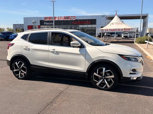 Certified 2022 Nissan Rogue Sport SL w/ Premium Package AWD/4WD image 6