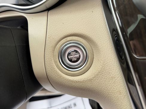 Used 2020 Mercedes-Benz GLC 300 4MATIC image 28