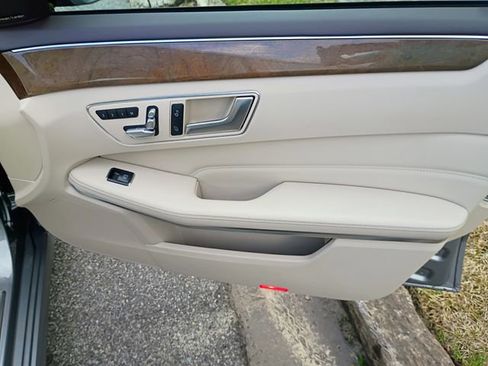 Used 2014 Mercedes-Benz E 250 BlueTEC Sedan image 43