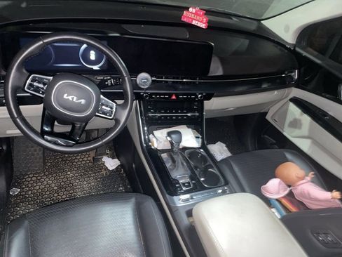 Used 2023 Kia Carnival SX Prestige image 17