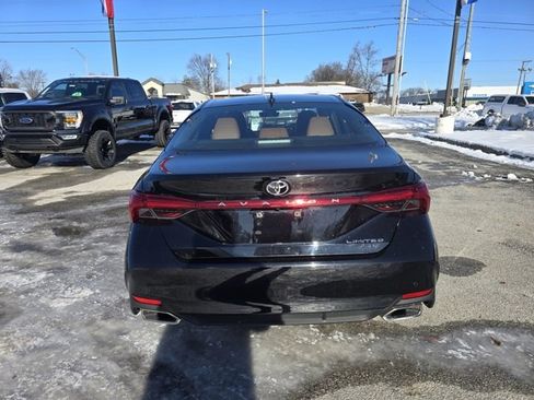 Used 2020 Toyota Avalon Limited image 4