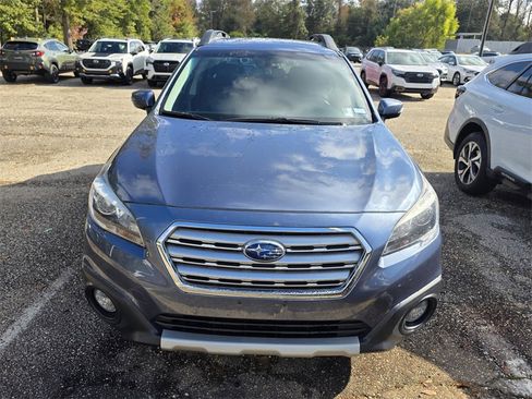 Used 2017 Subaru Outback 3.6R Limited image 2