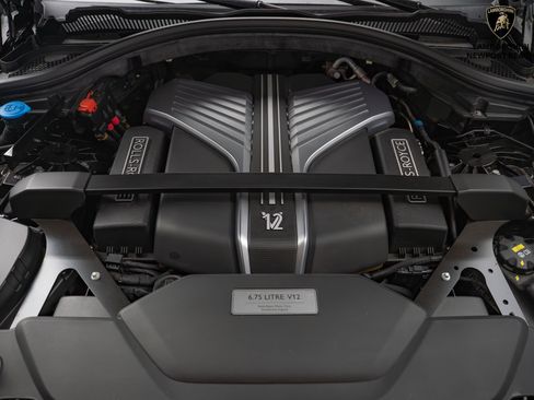 Used 2022 Rolls-Royce Cullinan Black Badge w/ Dark Exterior Package image 11