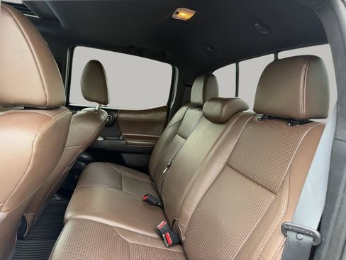 Used 2017 Toyota Tacoma Limited w/ Tow Package image 25