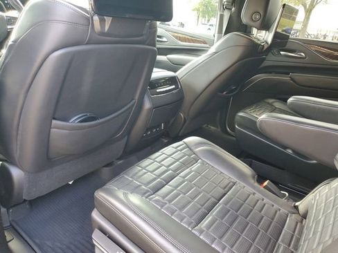 Used 2021 Cadillac Escalade Sport Platinum image 23