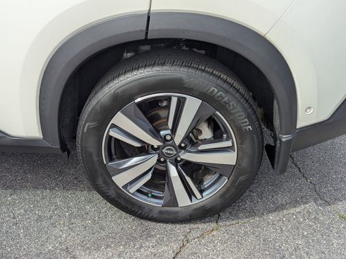 Used 2023 Nissan Rogue SL w/ SL Premium Package AWD/4WD image 32