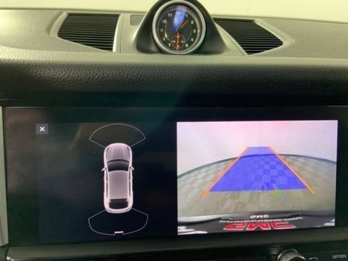 Used 2019 Porsche Macan AWD/4WD image 9