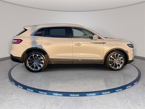 Certified 2022 Lincoln Nautilus Reserve w/ Equipment Group 201A image 4