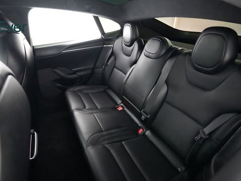 Used 2022 Tesla Model S image 24