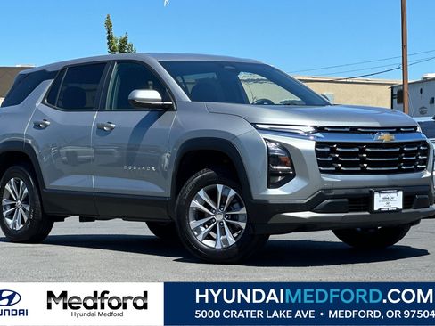 Used 2025 Chevrolet Equinox LT AWD/4WD image 1