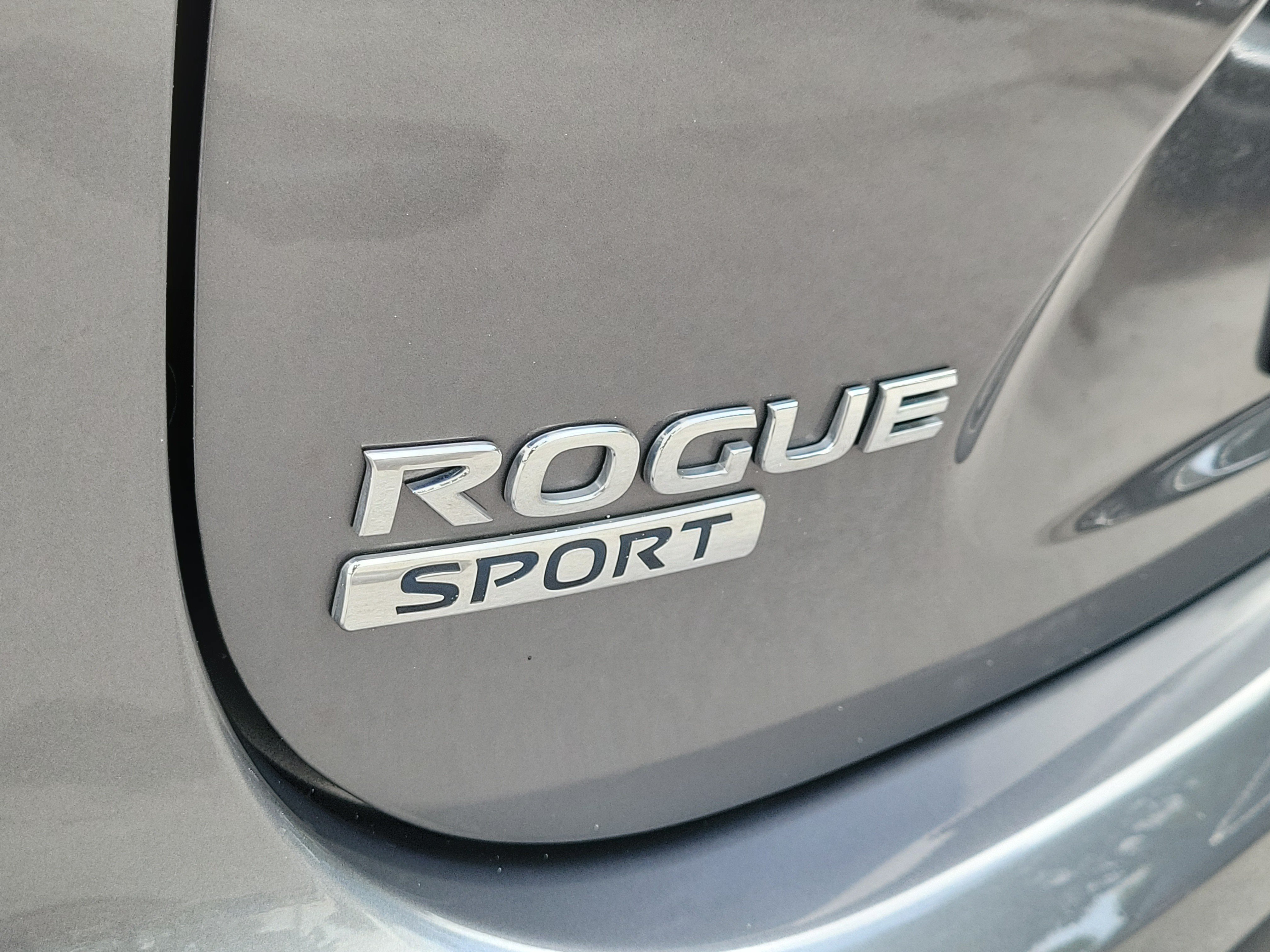 Used 2020 Nissan Rogue Sport S FWD image 5
