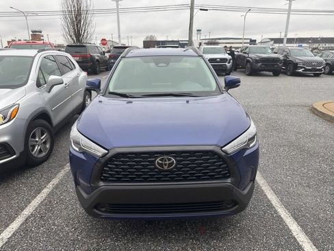 Used 2023 Toyota Corolla Cross LE AWD/4WD image 3