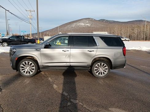 Used 2022 GMC Yukon Denali w/ Denali Premium Package image 4