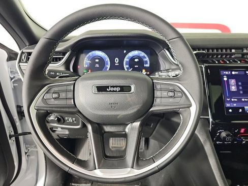 New 2025 Jeep Grand Cherokee 4WD image 16