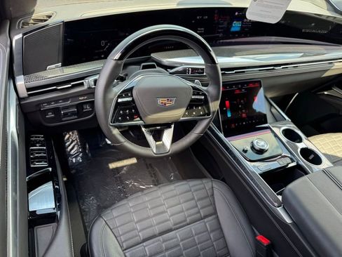 Used 2025 Cadillac Escalade V image 24