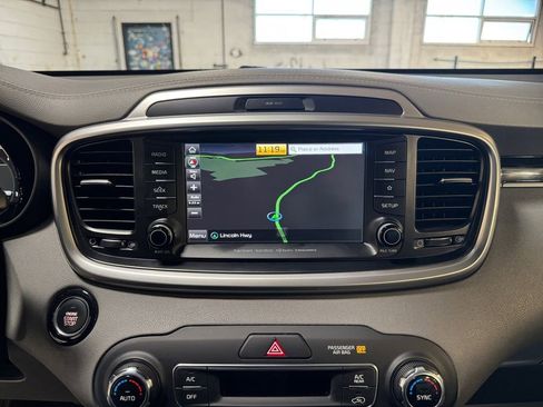 Certified 2020 Kia Sorento SX image 19