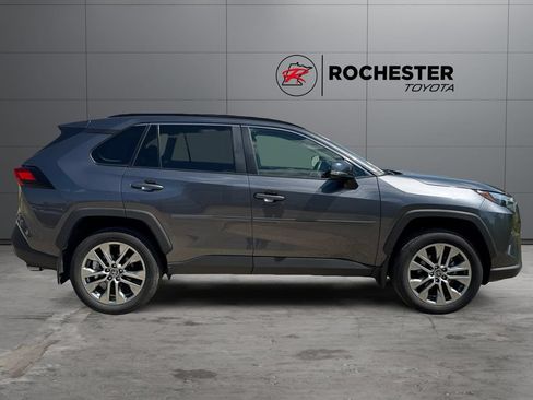 Certified 2022 Toyota RAV4 XLE Premium AWD/4WD image 6