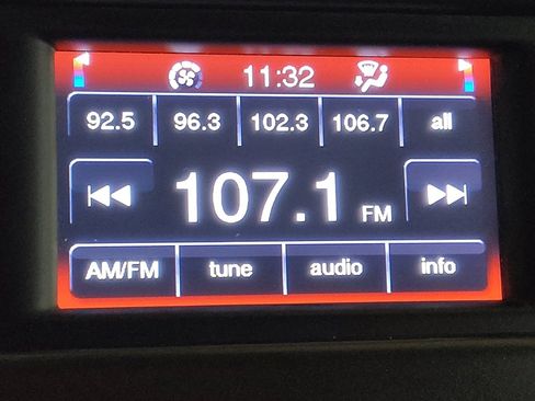 Used 2020 Dodge Journey SE w/ Blacktop Package image 25