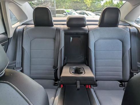 Used 2025 Volkswagen Jetta SE w/ Sunroof Package FWD image 16