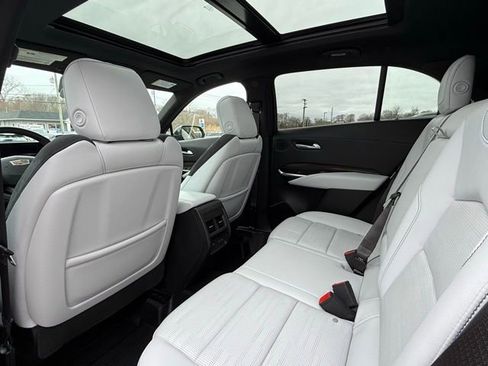 Used 2024 Cadillac XT4 Sport image 23