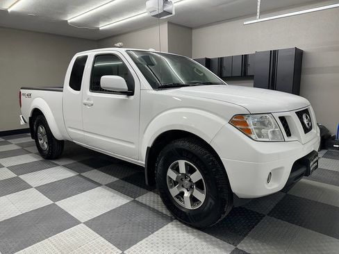 Used 2012 Nissan Frontier PRO-4X image 4