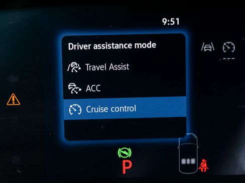 Certified 2025 Volkswagen Tiguan S w/ 18" Wheel Package image 11