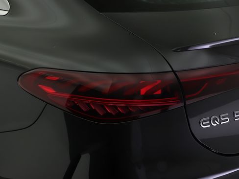 Certified 2023 Mercedes-Benz EQS 580 4MATIC Sedan image 18