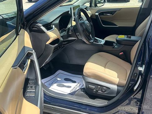 Certified 2025 Toyota RAV4 XLE w/ Convenience Package AWD/4WD image 12