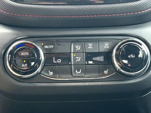 Used 2023 Chevrolet TrailBlazer RS w/ Sun and Liftgate Package FWD image 18
