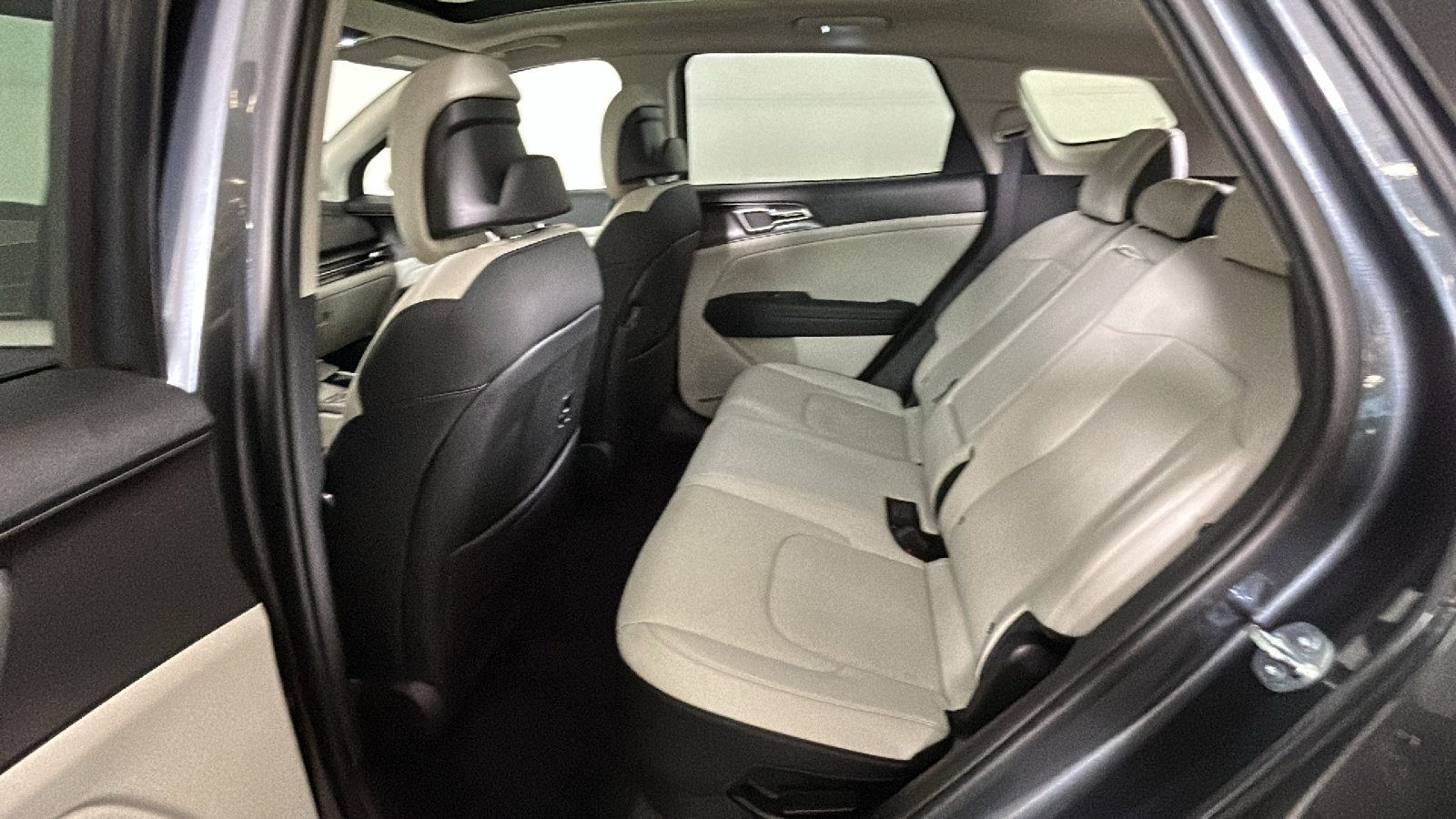 Used 2026 Kia Sportage EX w/ EX Panoramic Sunroof Package AWD/4WD image 32