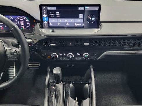 Used 2023 Honda Accord Sport image 19