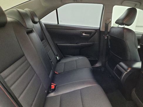 Used 2016 Toyota Camry SE image 19