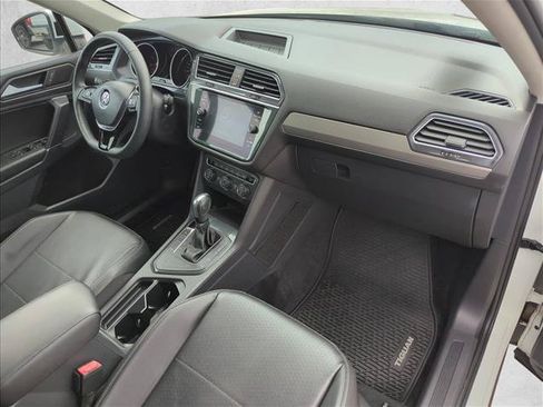 Used 2020 Volkswagen Tiguan SE w/ Panoramic Sunroof Package FWD image 22