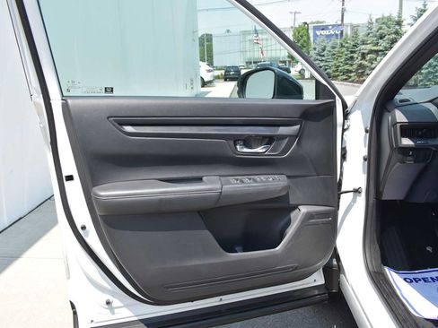 Used 2025 Honda CR-V Sport image 14