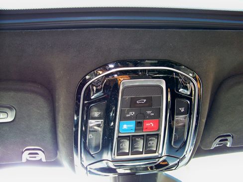 Used 2022 Jeep Grand Wagoneer Series III w/ Rear Seat Video Group 1 image 25