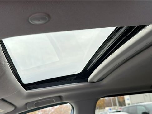 Used 2024 Honda CR-V EX-L image 11