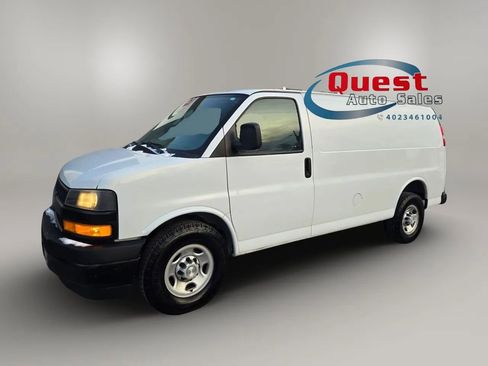 Used 2018 Chevrolet Express 2500 w/ Driver Convenience Package RWD image 7