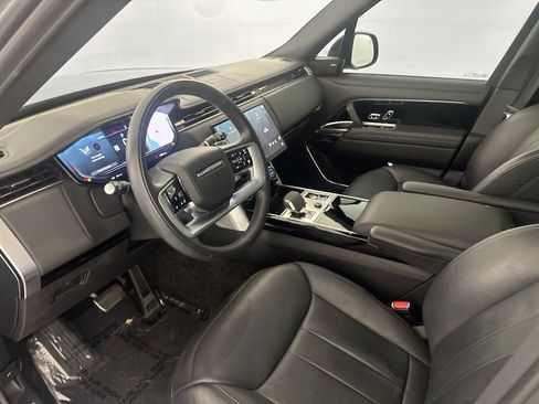 Certified 2023 Land Rover Range Rover SE image 9