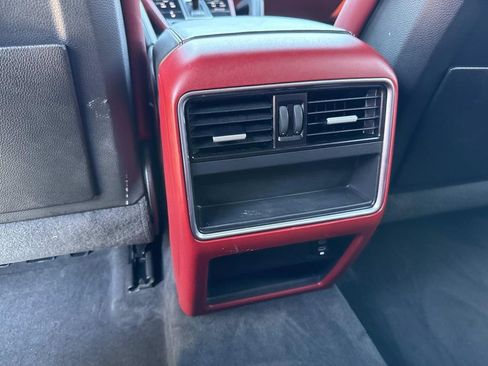 Used 2023 Porsche Cayenne image 21