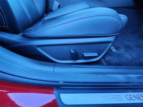 Used 2023 Genesis G70 2.0T image 23