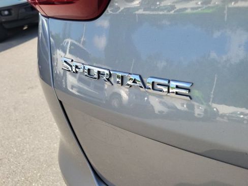 Used 2022 Kia Sportage LX AWD/4WD image 9