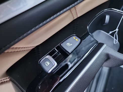 New 2026 Kia Sorento SX Prestige w/ Olive Brown Leather Package image 8