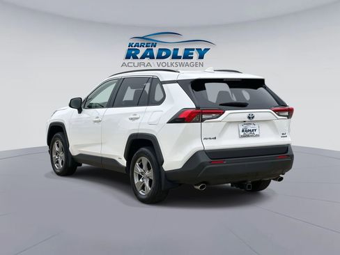 Used 2024 Toyota RAV4 XLE w/ Convenience Package image 4