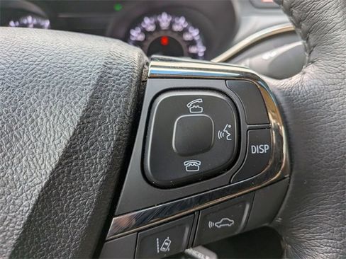 Used 2017 Toyota Avalon XLE Premium image 14