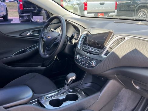 Used 2022 Chevrolet Malibu LS FWD image 18