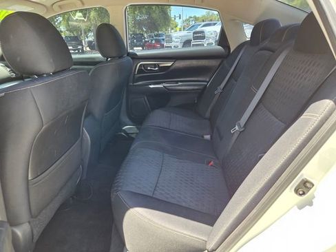 Used 2018 Nissan Altima 2.5 SV FWD image 13