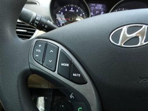 Used 2013 Hyundai Elantra GLS w/ Preferred Pkg FWD image 24