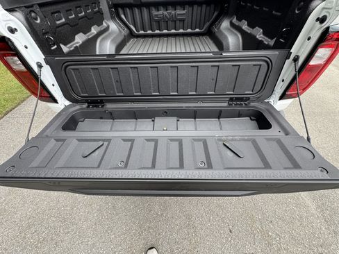 New 2026 GMC Canyon Elevation w/ Convenience Package image 6