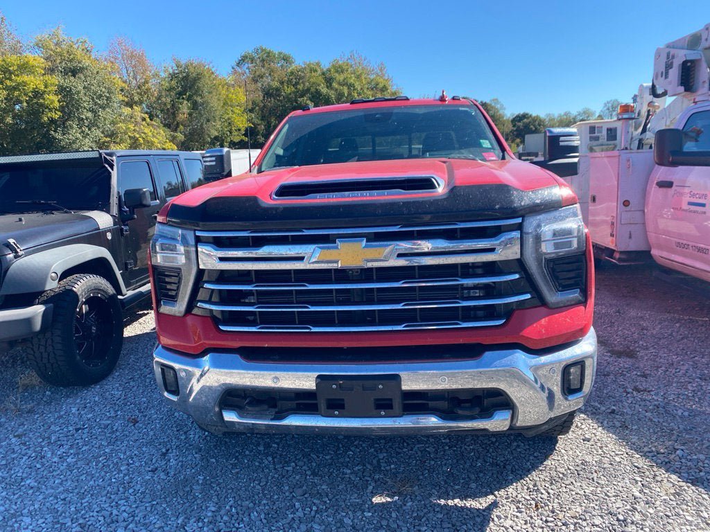 Used 2024 Chevrolet Silverado 3500 LTZ w/ LTZ Premium Package AWD/4WD image 7